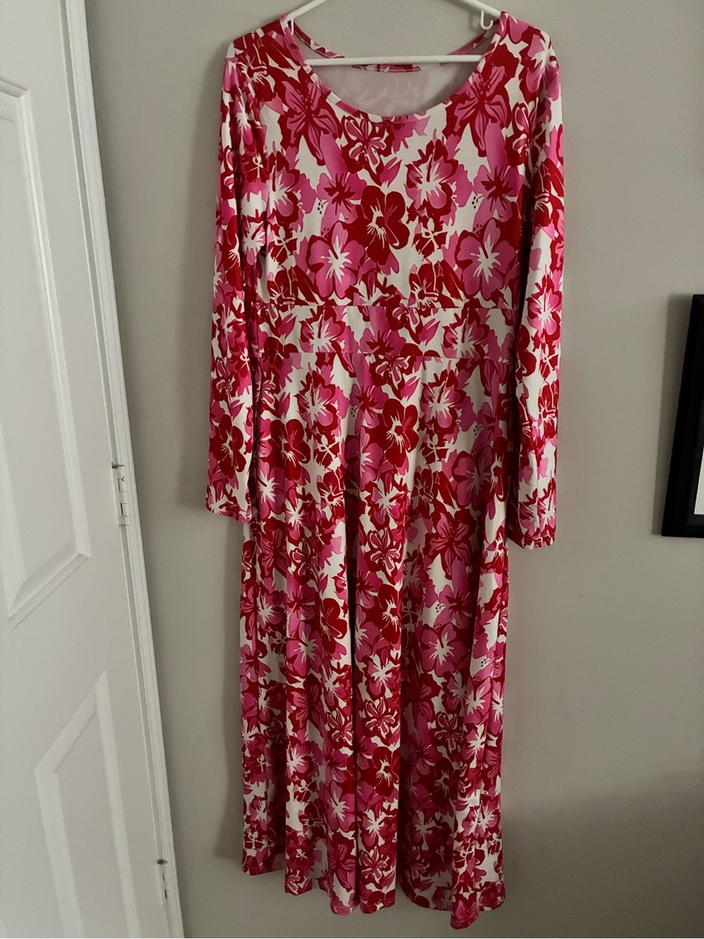 Source Unknown Pink and White Floral Long Sleeve Maxi Dress